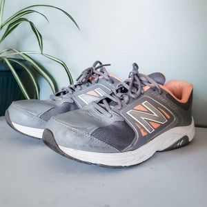 New Balance Tennis Shoe